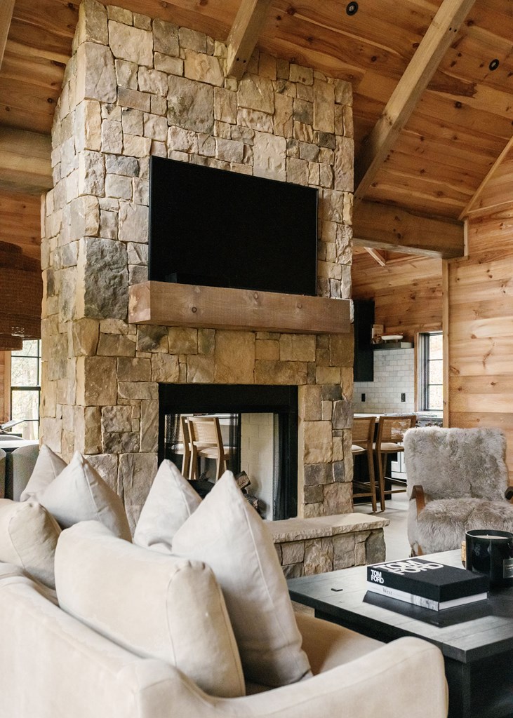 424921 Blue Ridge Residential