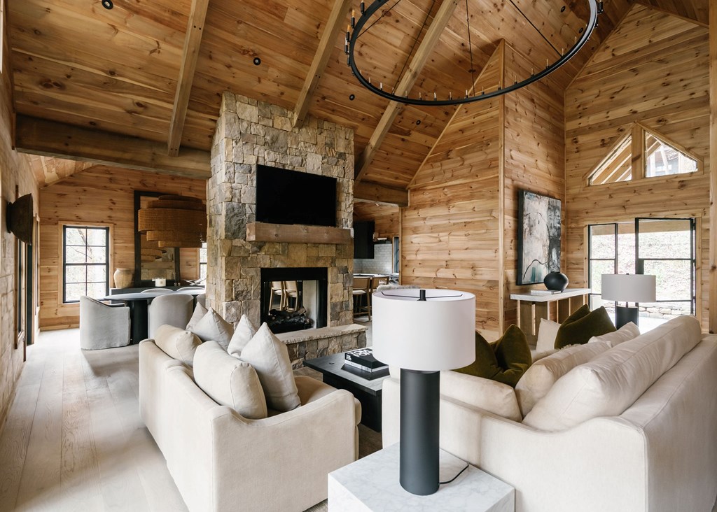 424921 Blue Ridge Residential