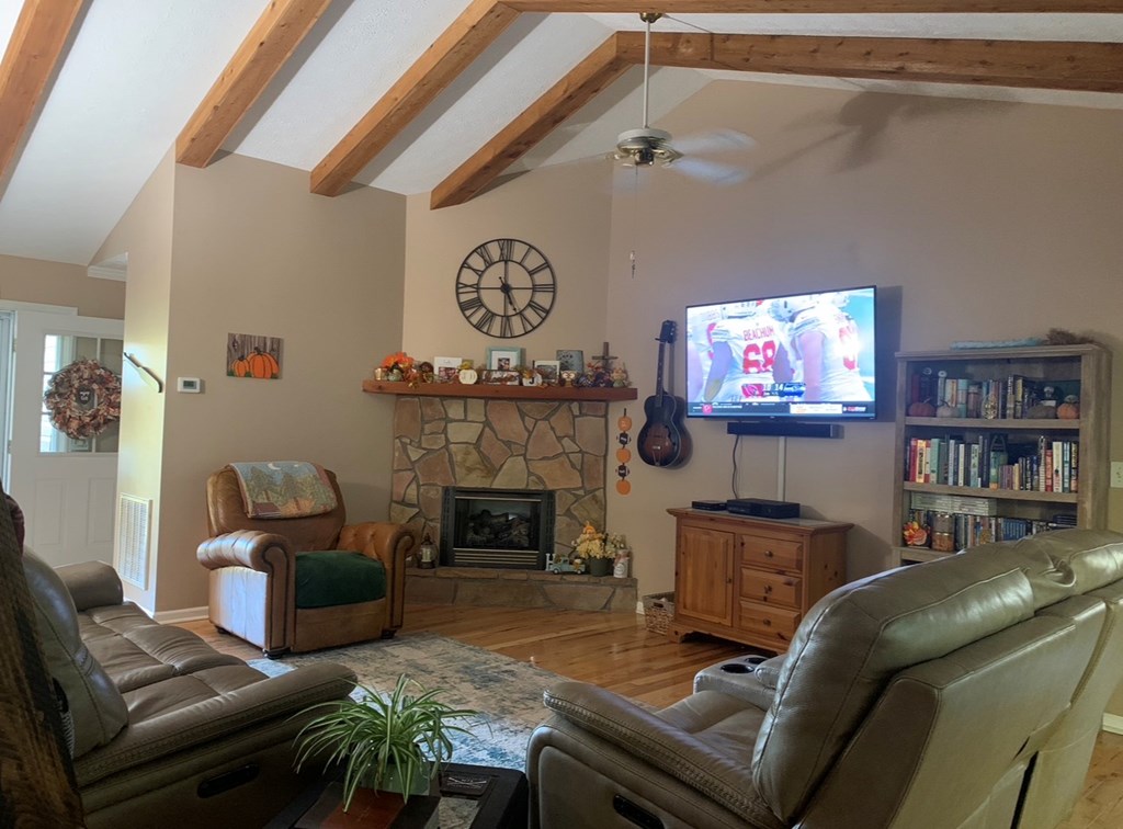 424928 Hayesville Residential