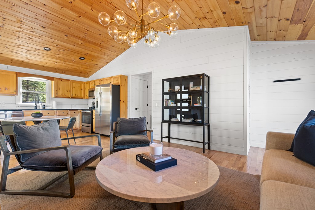 424931 Mineral Bluff Residential