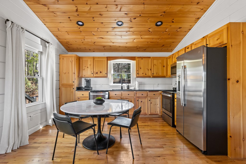 424931 Mineral Bluff Residential