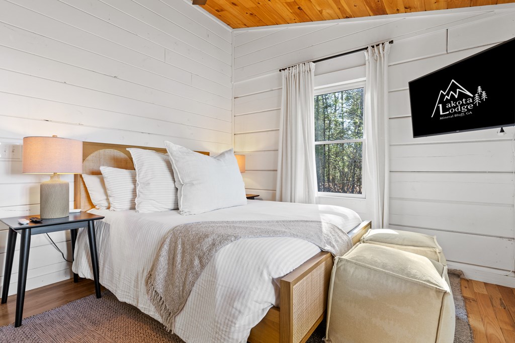 424931 Mineral Bluff Residential