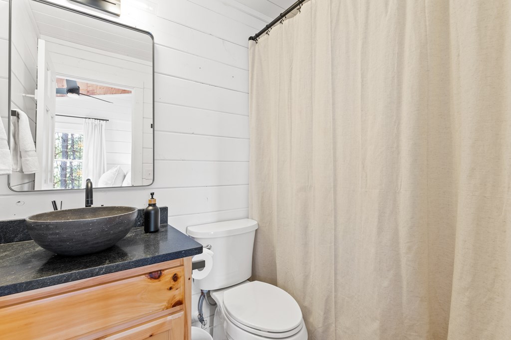 424931 Mineral Bluff Residential