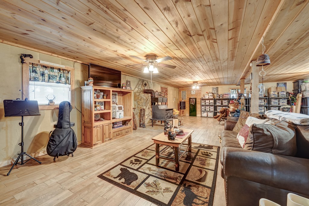 424935 Morganton Residential