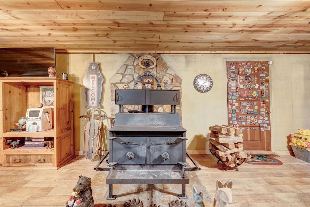 424935 Morganton Residential