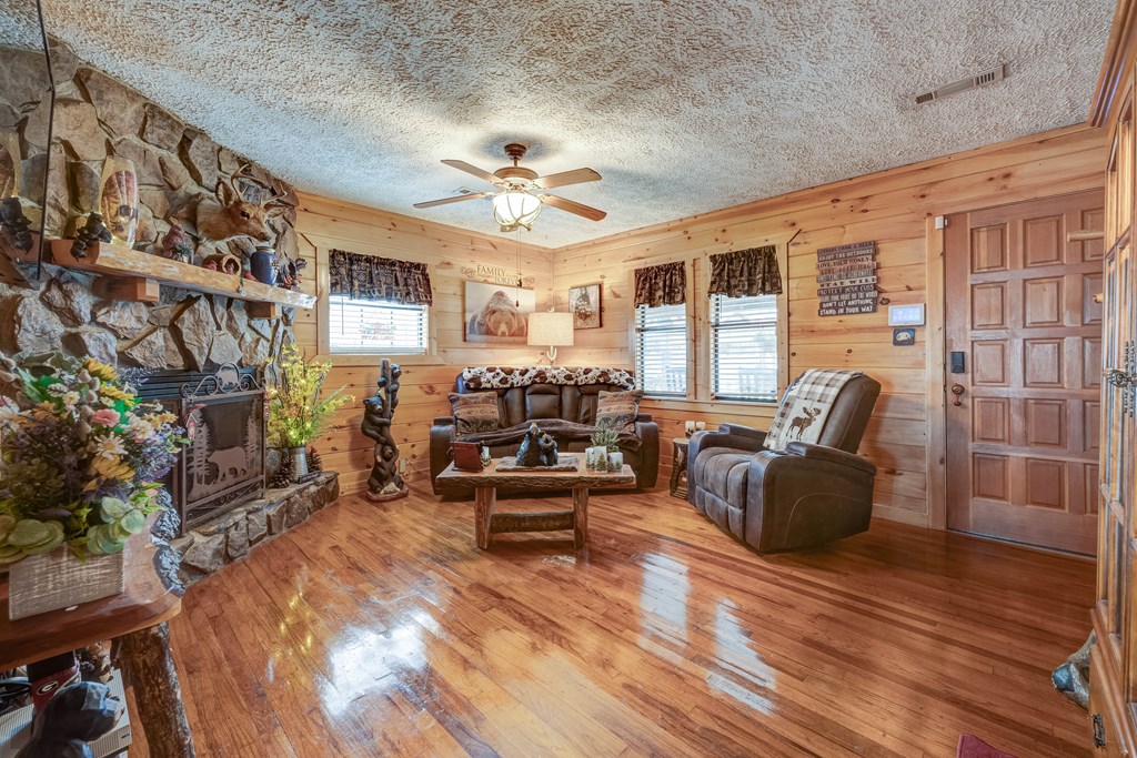 424935 Morganton Residential