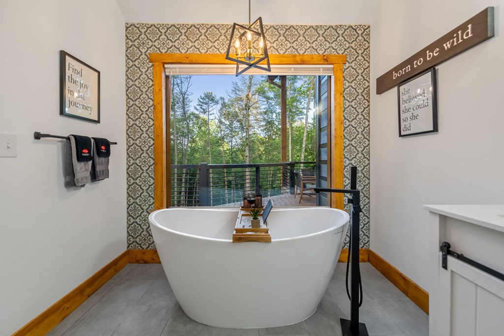 424940 Blue Ridge Residential