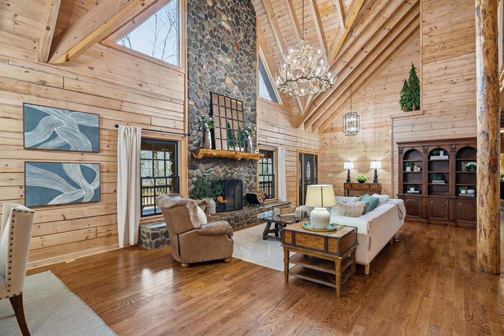 424942 Blue Ridge Residential