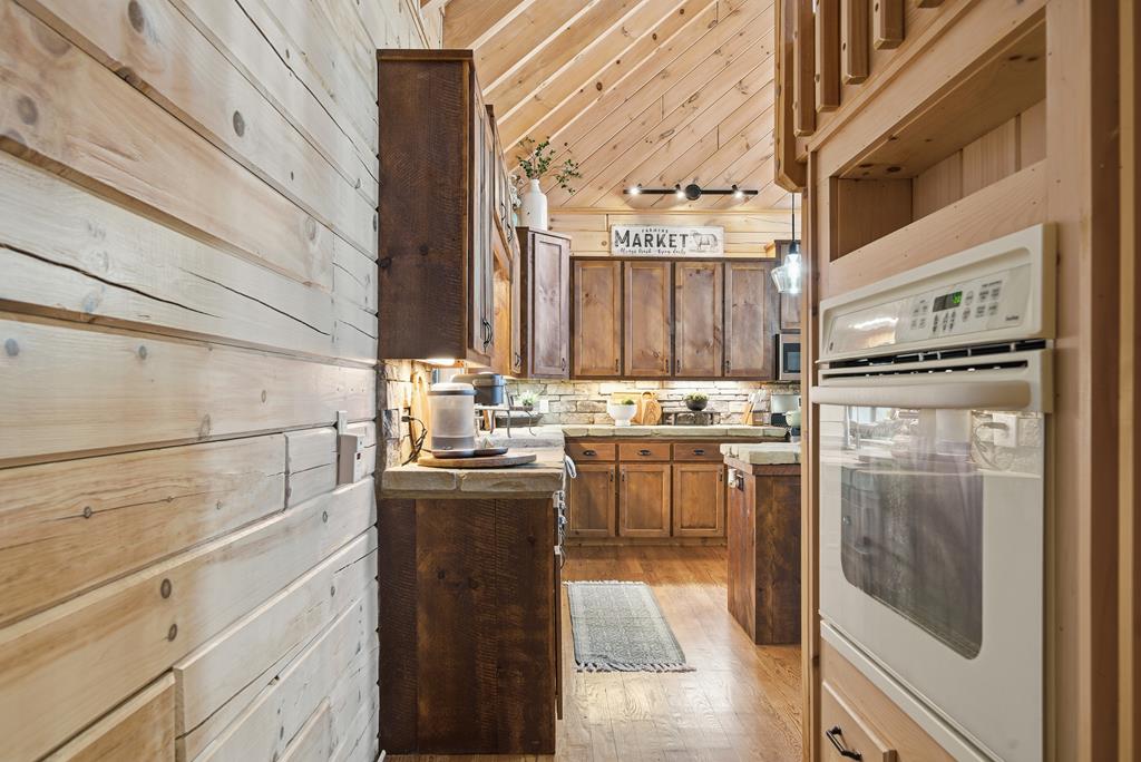 424942 Blue Ridge Residential