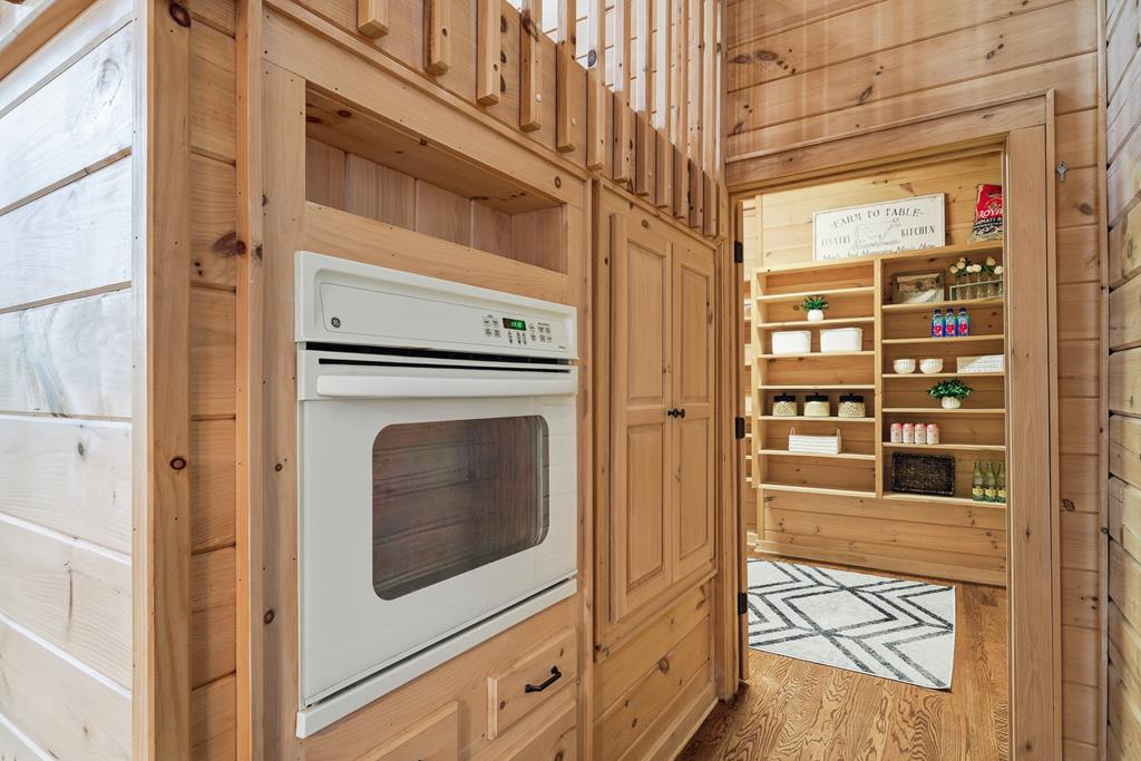 424942 Blue Ridge Residential