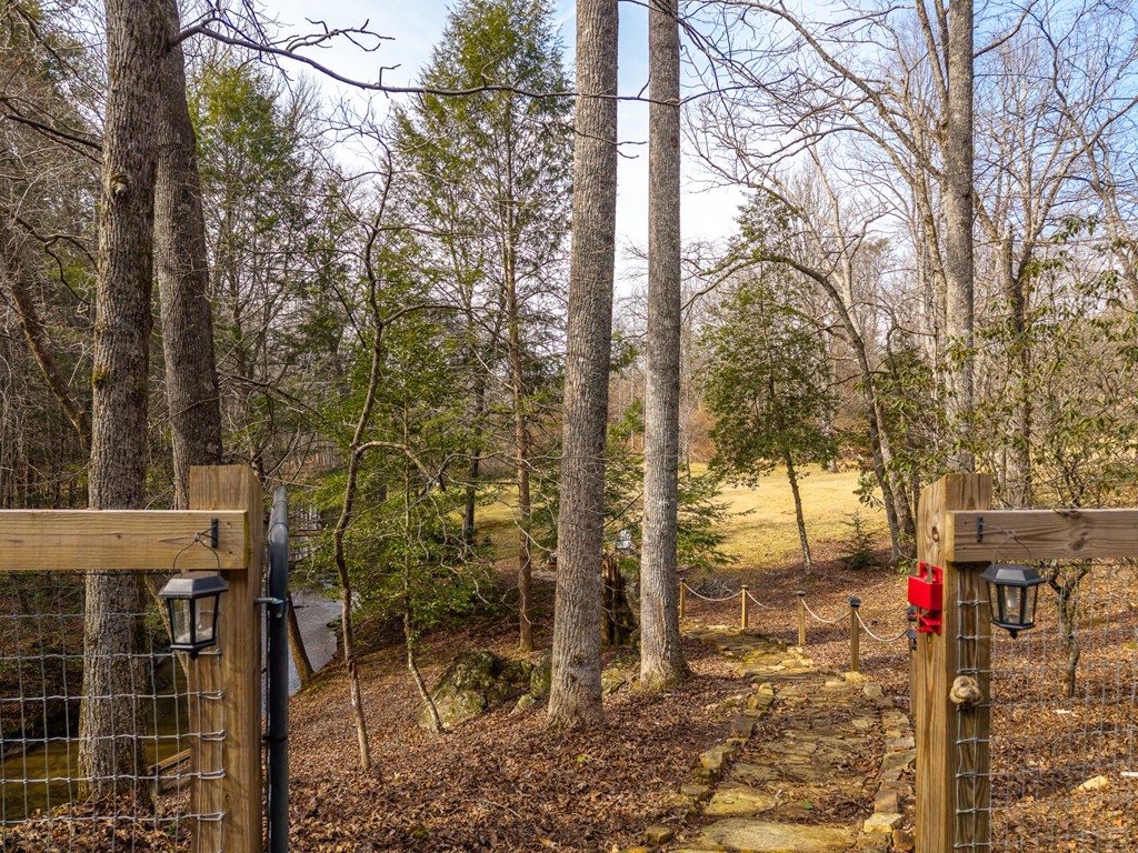 424942 Blue Ridge Residential