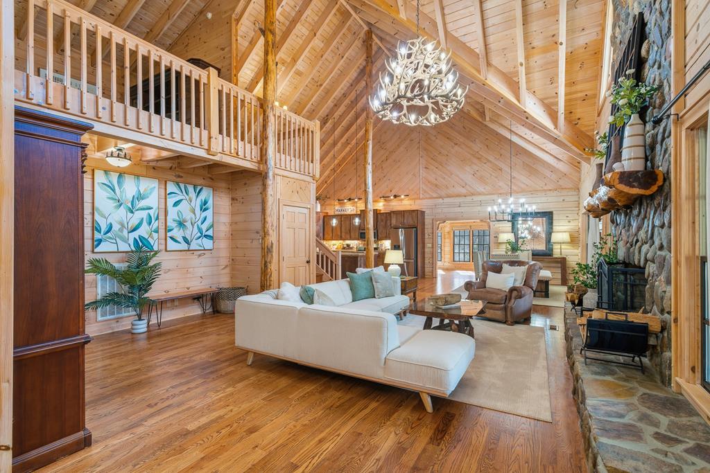 424942 Blue Ridge Residential