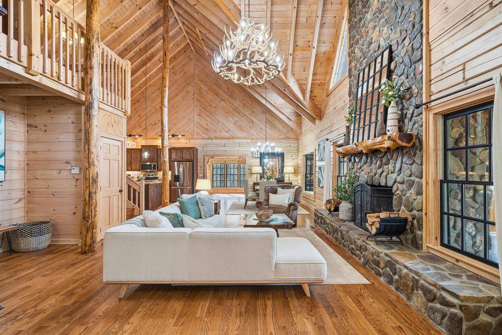 424942 Blue Ridge Residential