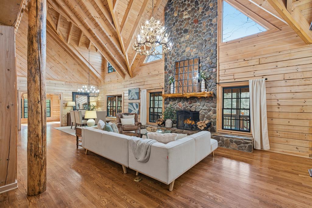 424942 Blue Ridge Residential