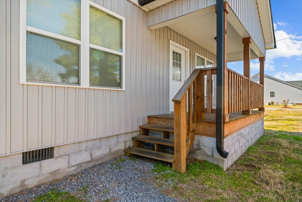 424944 Chatsworth Residential