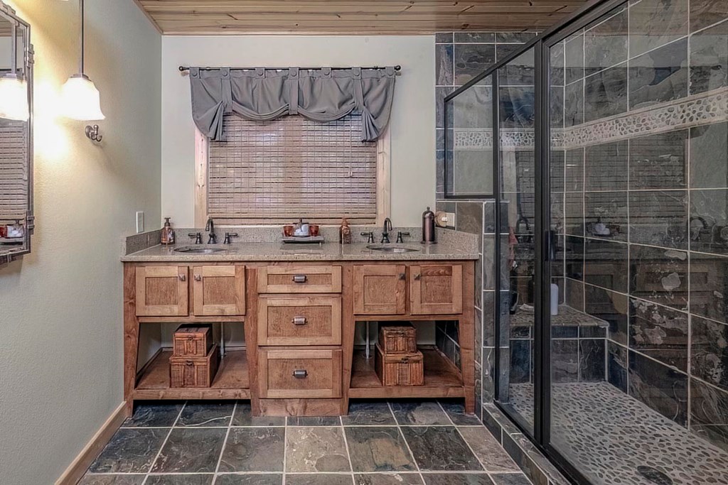 424962 Morganton Residential