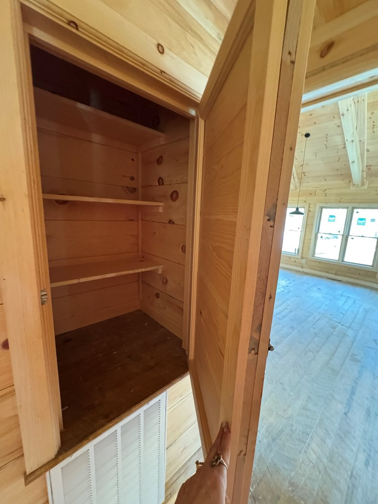 424972 Blue Ridge Residential