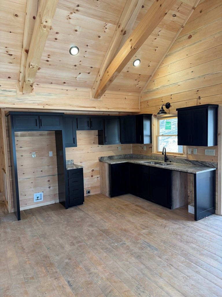 424972 Blue Ridge Residential