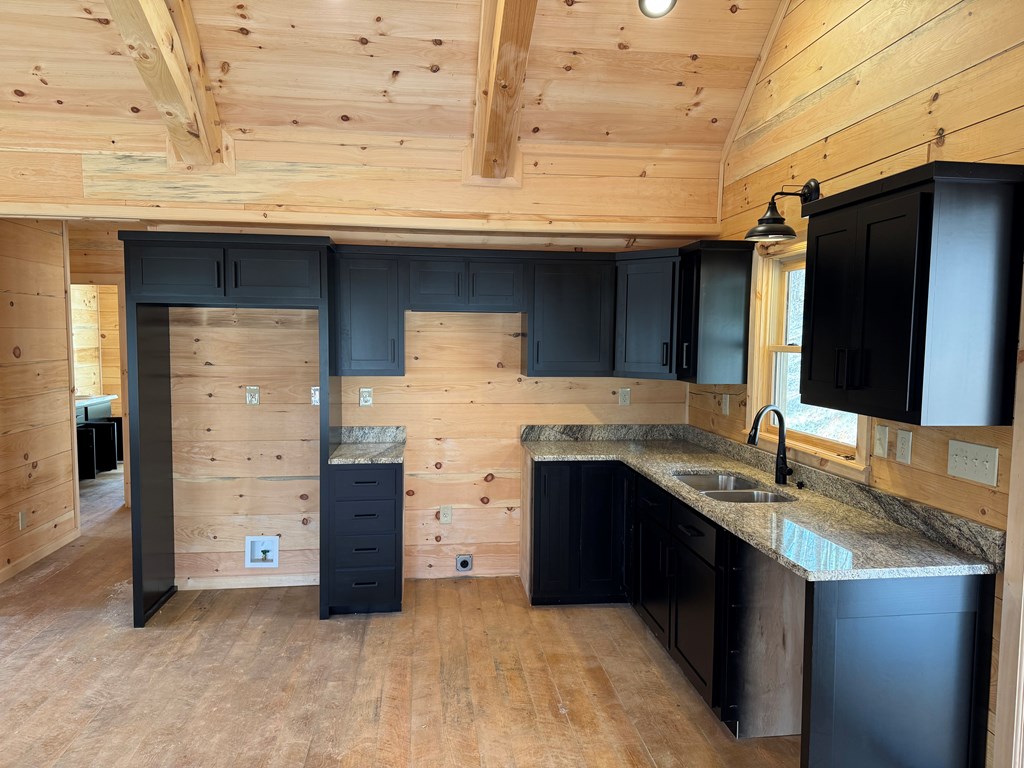 424972 Blue Ridge Residential