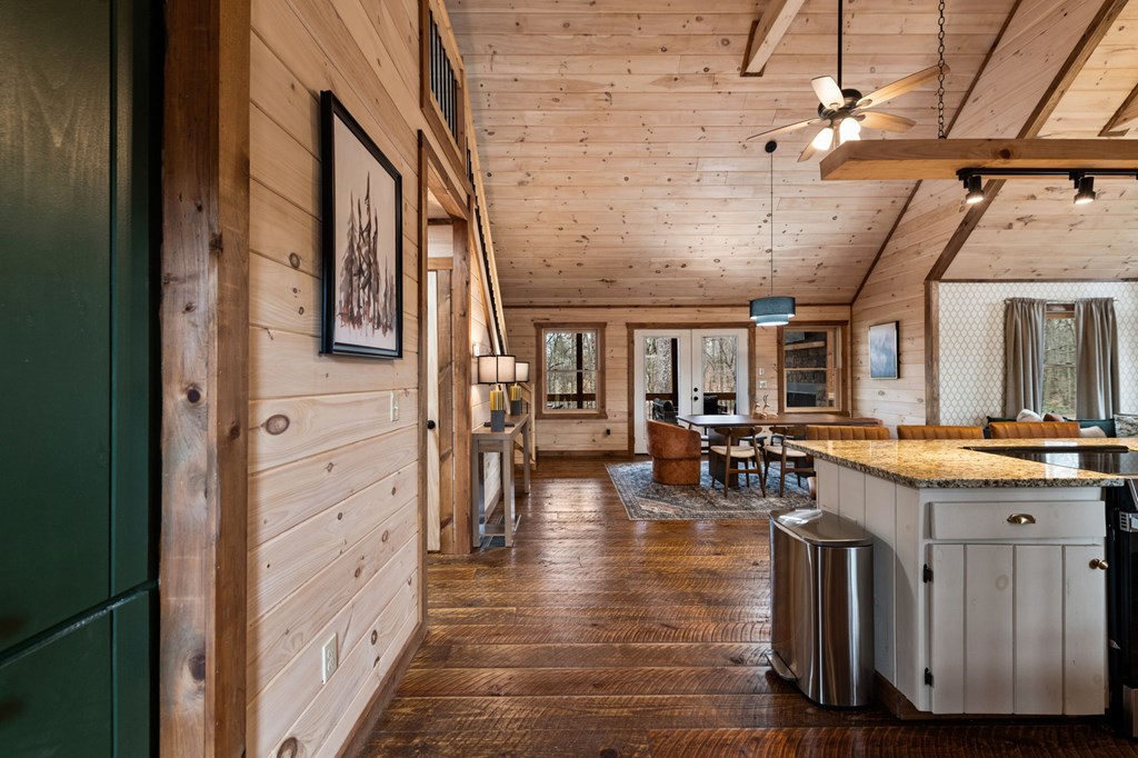 424976 Blue Ridge Residential