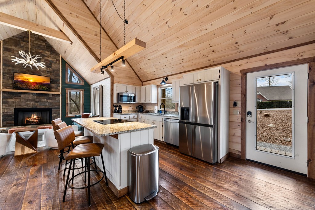 424976 Blue Ridge Residential