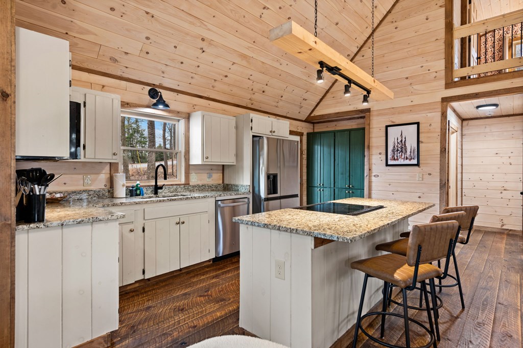 424976 Blue Ridge Residential