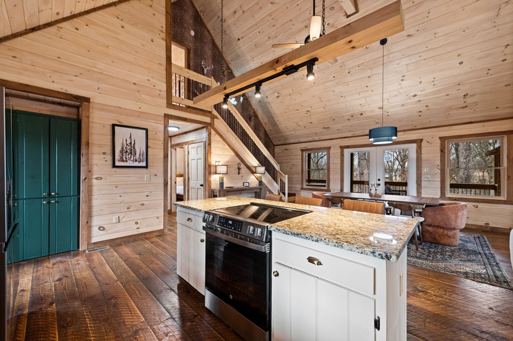 424976 Blue Ridge Residential