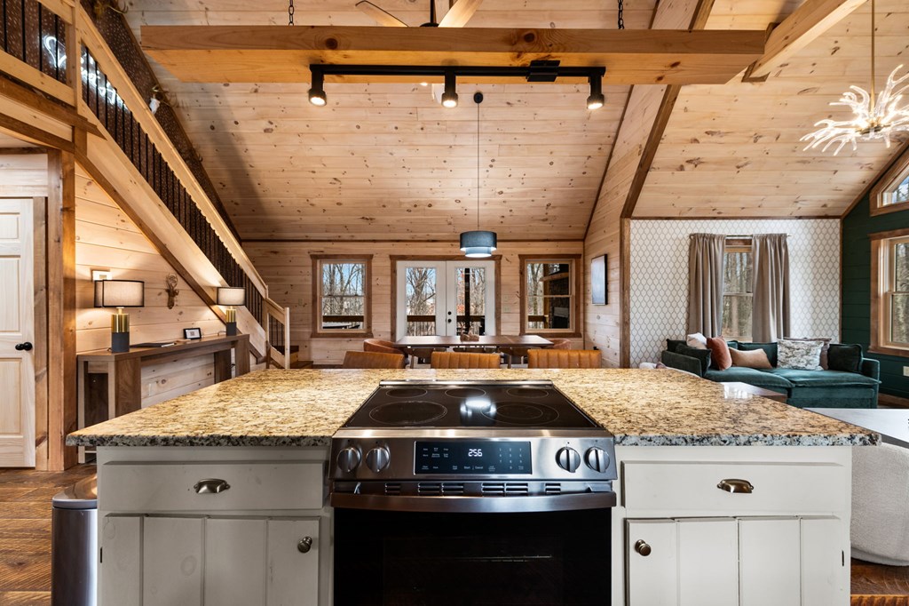 424976 Blue Ridge Residential