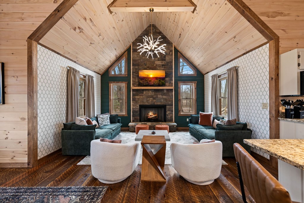 424976 Blue Ridge Residential