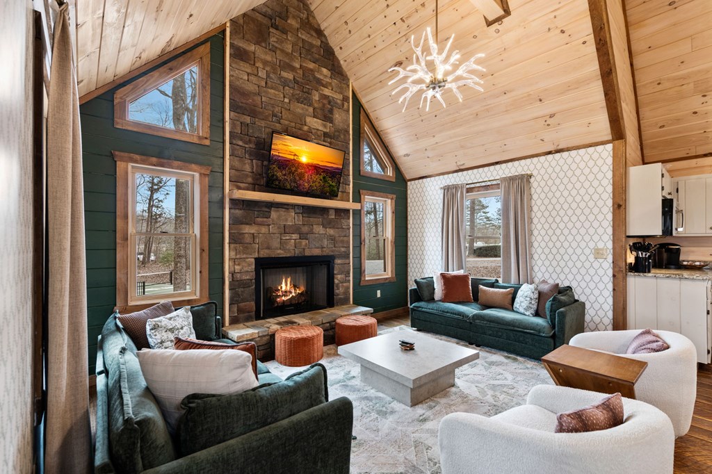 424976 Blue Ridge Residential