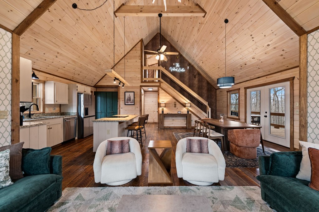 424976 Blue Ridge Residential