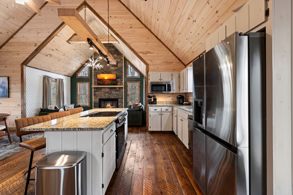 424976 Blue Ridge Residential