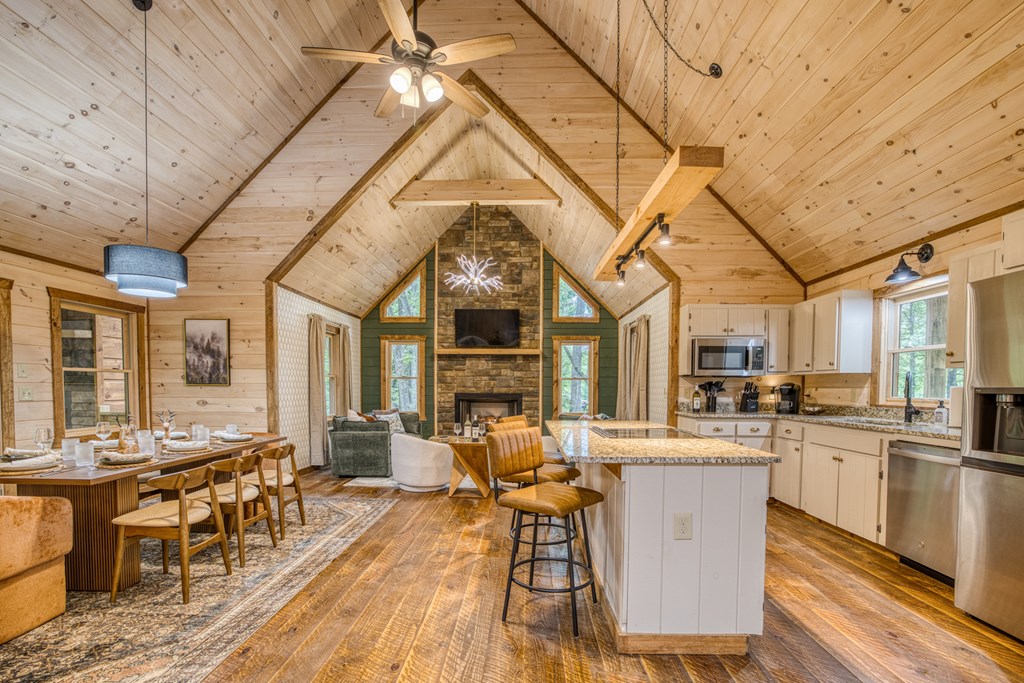 424976 Blue Ridge Residential