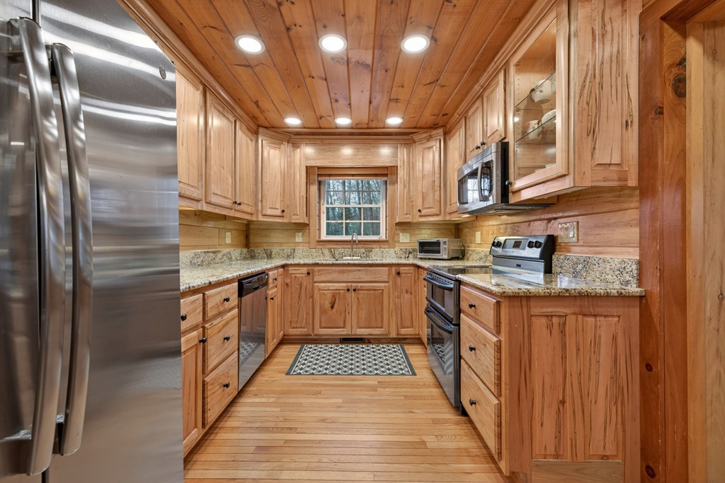 424981 Hiawassee Residential