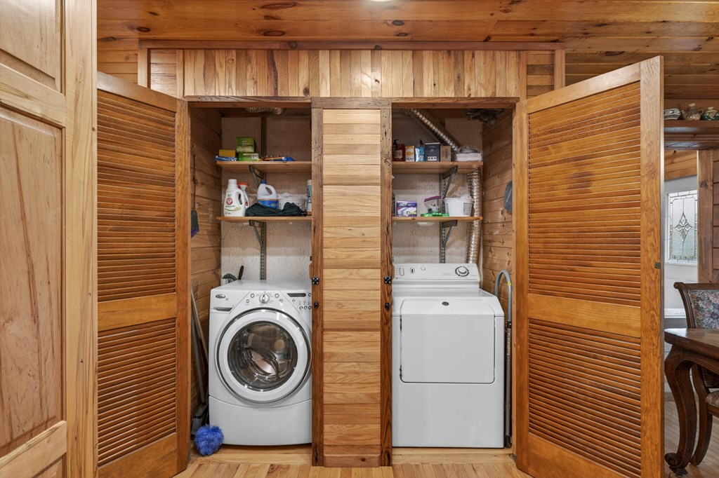 424981 Hiawassee Residential