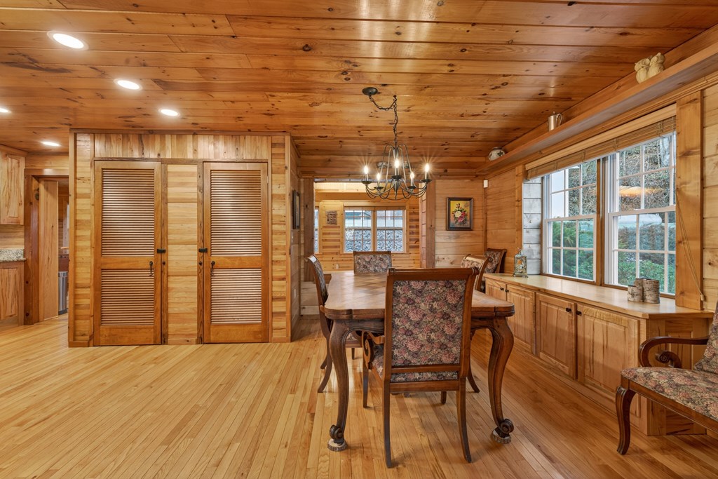 424981 Hiawassee Residential