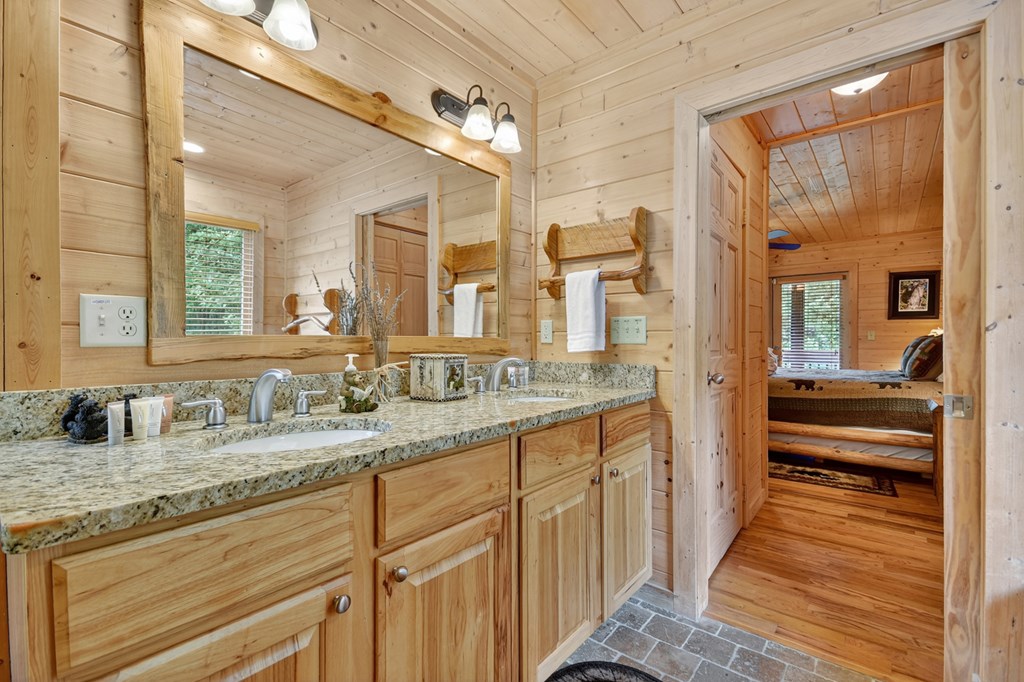 424982 Ellijay Residential