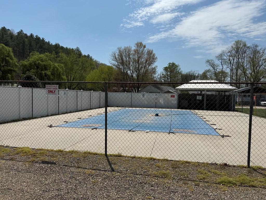 424984 Hiawassee Residential