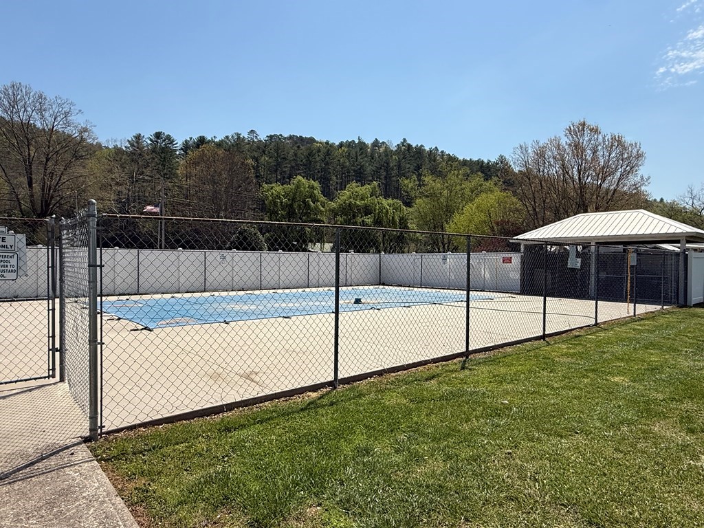 424984 Hiawassee Residential