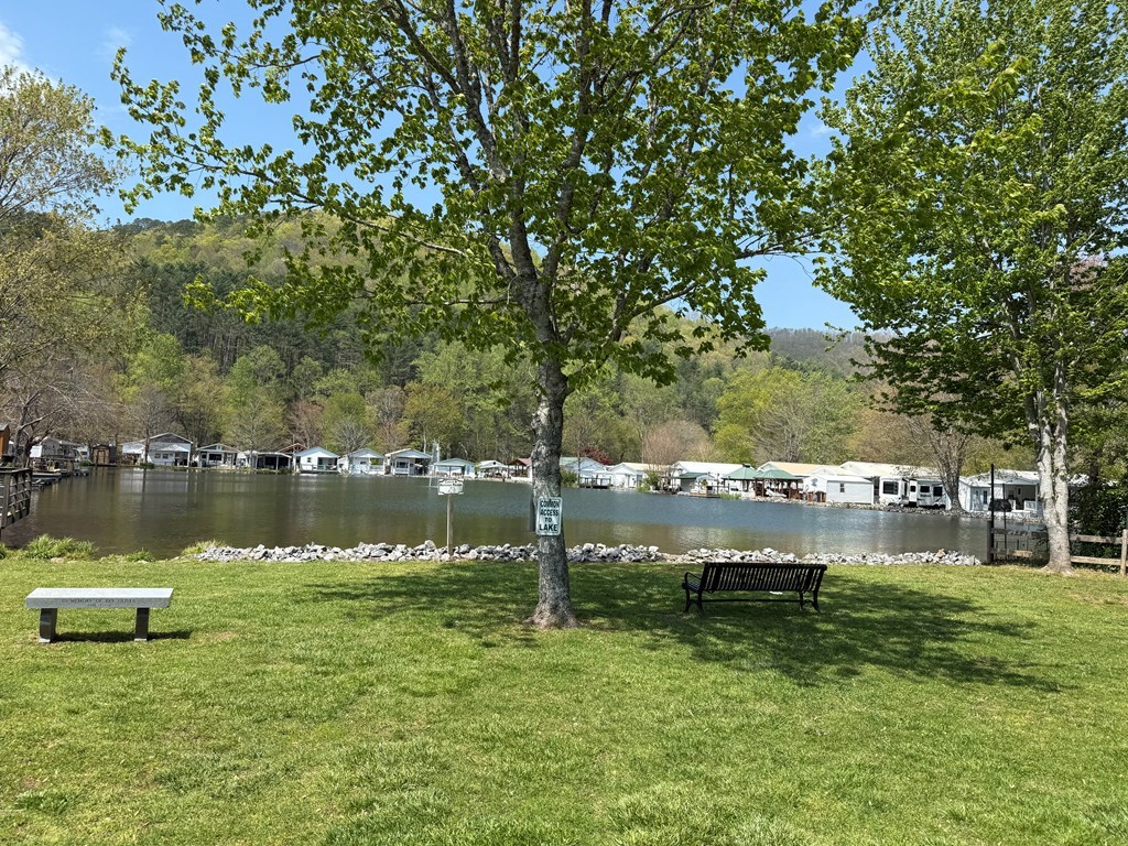 424984 Hiawassee Residential