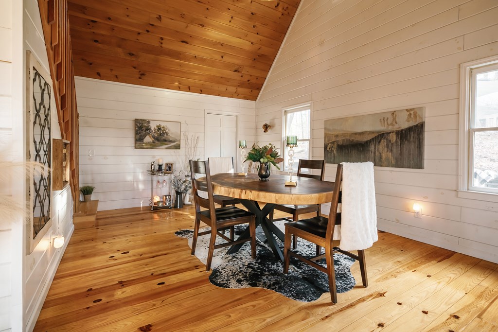 424985 Blue Ridge Residential