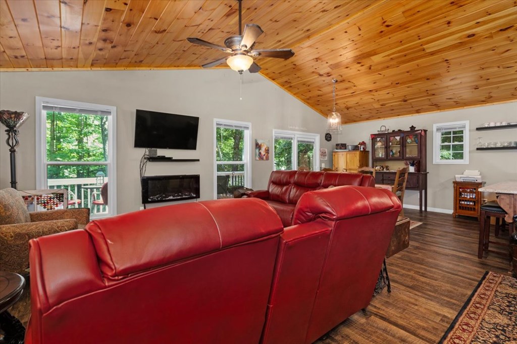 424987 Ellijay Residential