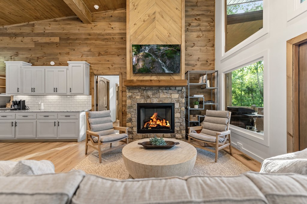 424994 Blue Ridge Residential