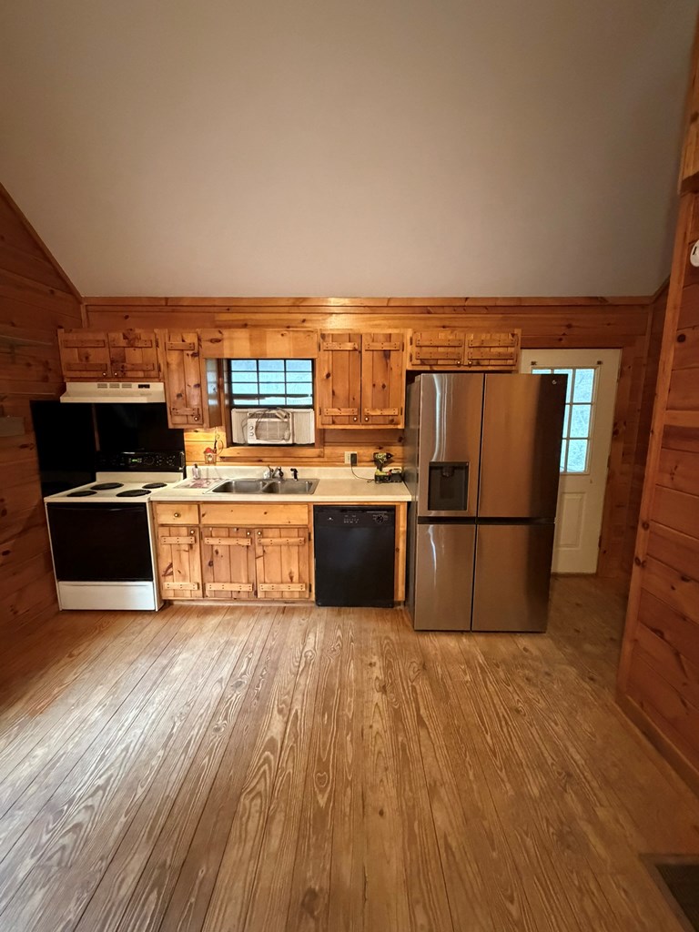 424996 Blairsville Residential