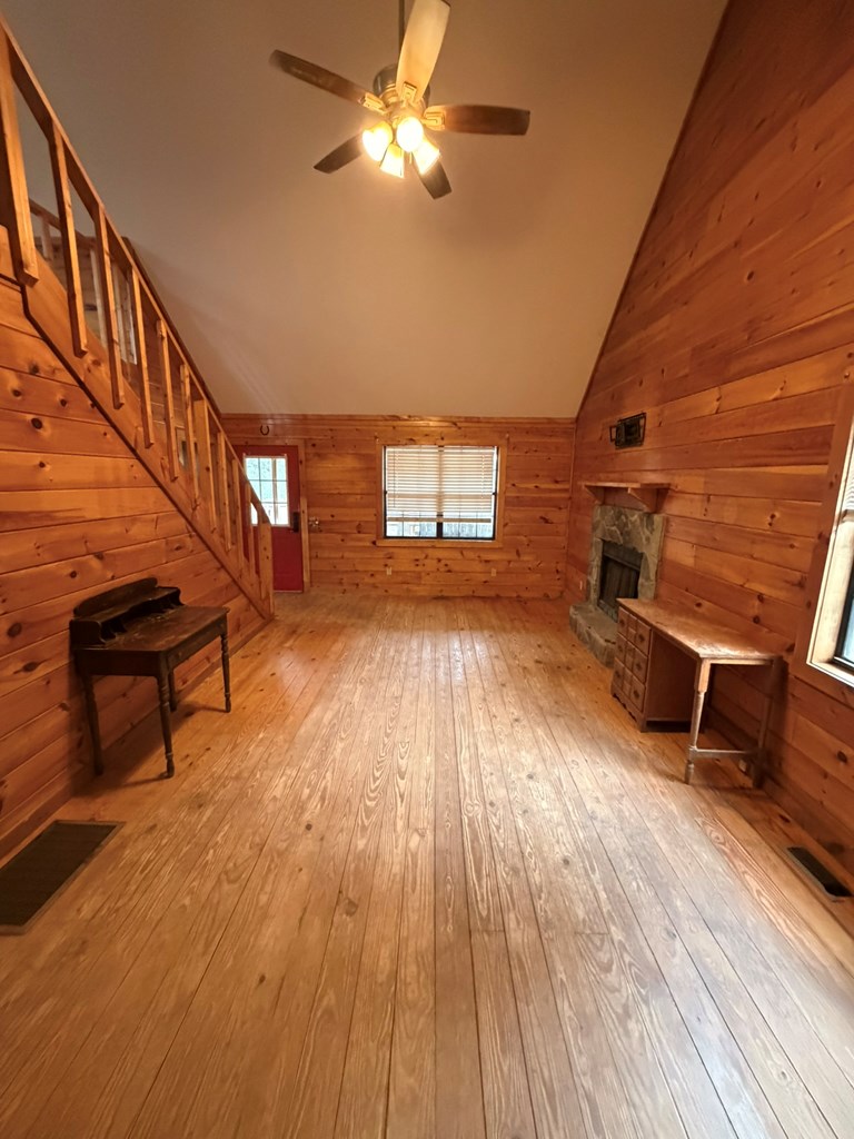 424996 Blairsville Residential