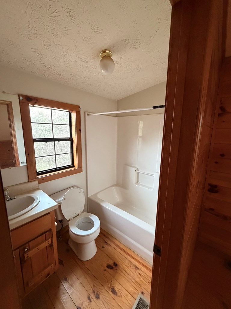 424996 Blairsville Residential