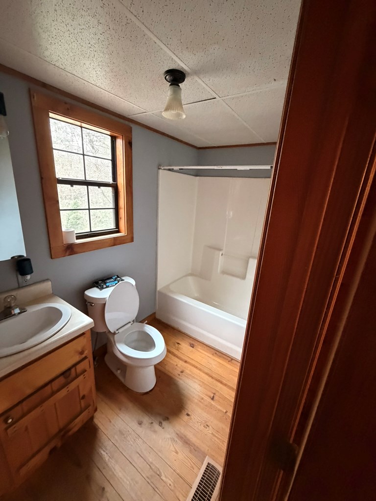 424996 Blairsville Residential