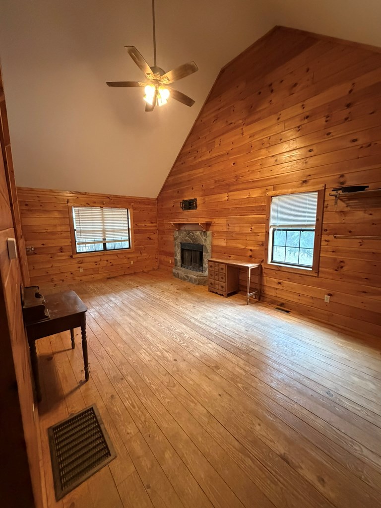 424996 Blairsville Residential