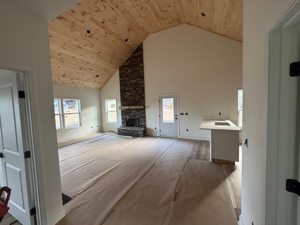 424998 Young Harris Residential