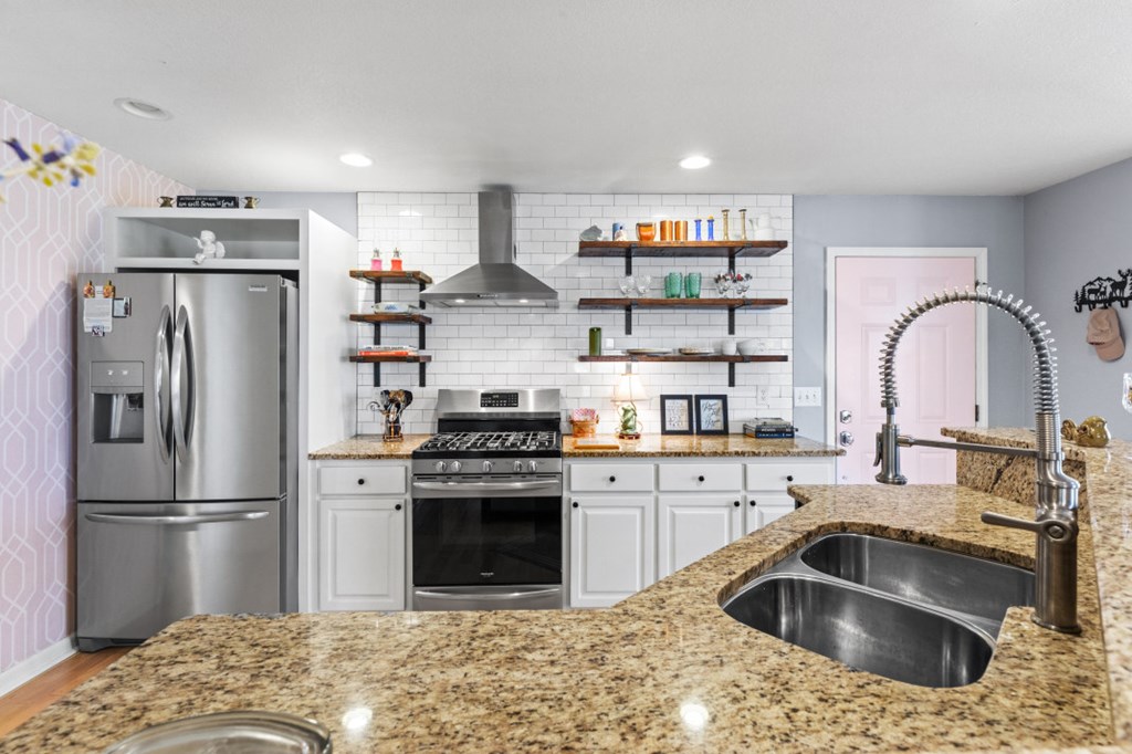 425002 Blairsville Residential